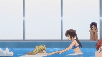 Kana bringt Chiaki das Schwimmen bei